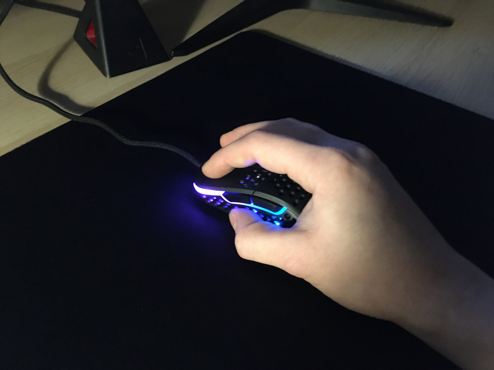 Xtrfy M4 RGB mouse gaming cablato nero ultraleggero