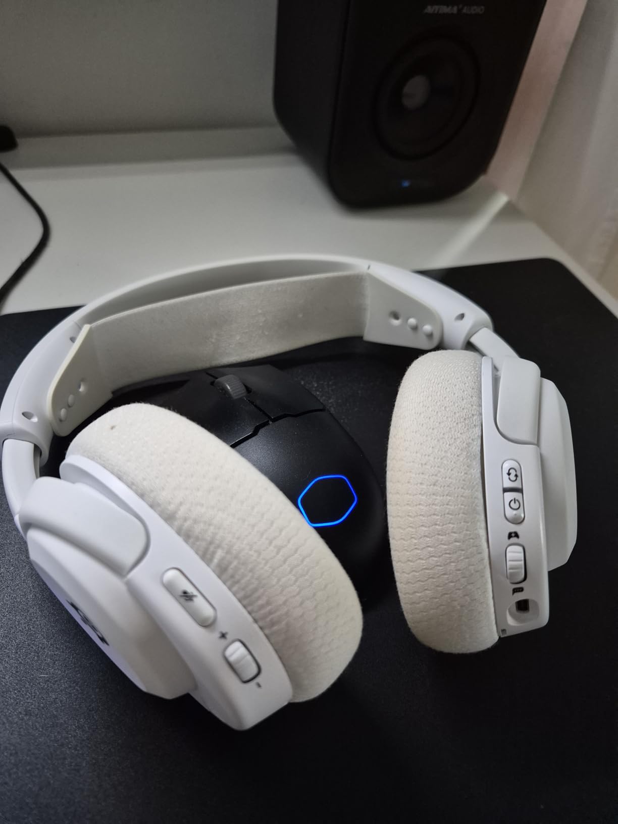 SteelSeries Arctis Nova 5X Cuffie Gaming Wireless Bianche Xbox