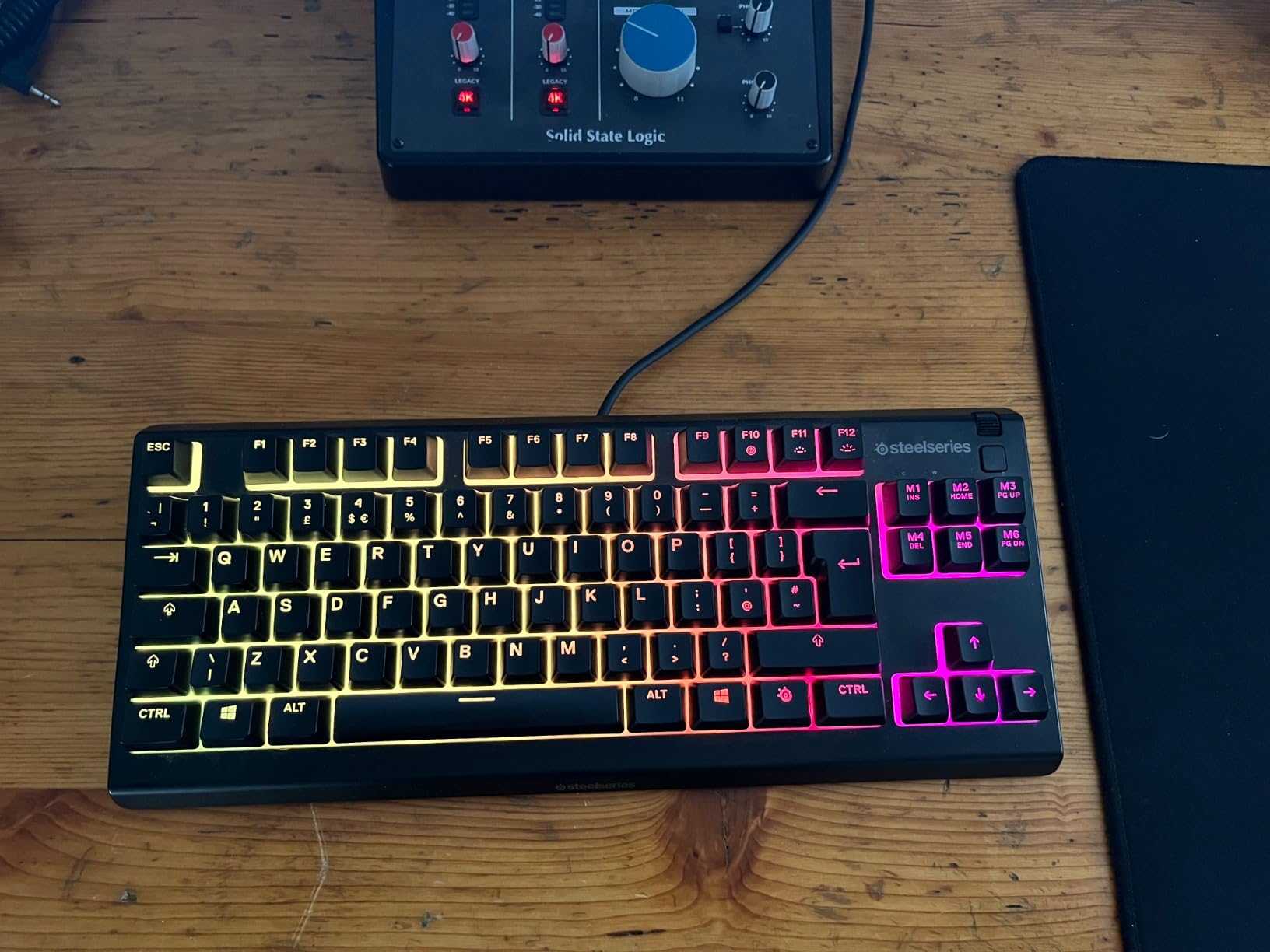 SteelSeries Apex 3 TKL Tastiera Gaming RGB Nera 8 Zone