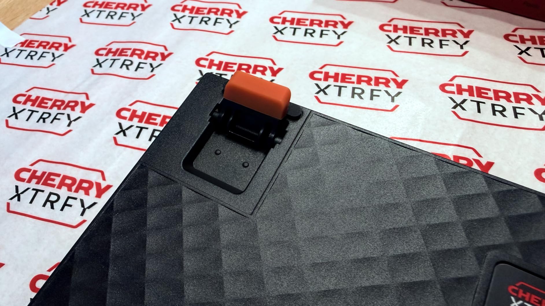 Cherry Xtrfy K5 Pro TMR Tastiera Compatta FR Nera