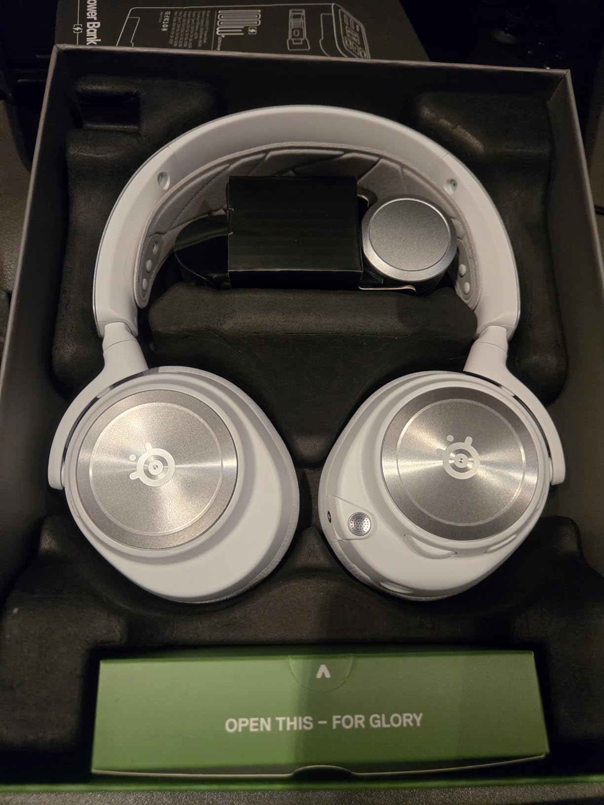SteelSeries Arctis Nova Pro X cuffie wireless bianche ANC