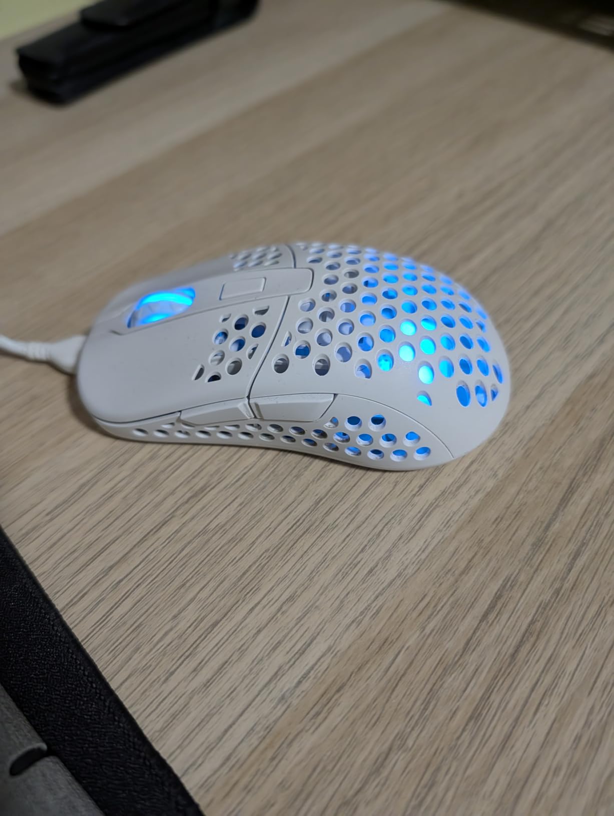 Xtrfy M42 Wireless Mouse Gaming Nero RGB Pixart 3370