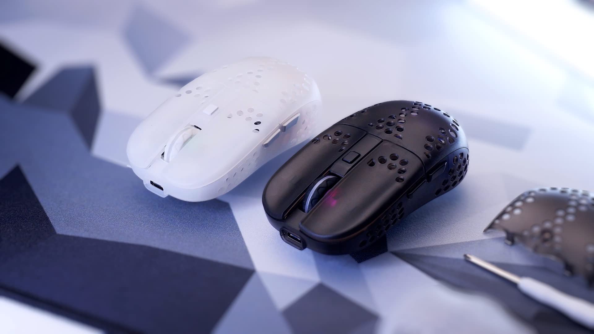 Xtrfy MZ1 Wireless mouse gaming nero ultraleggero RGB