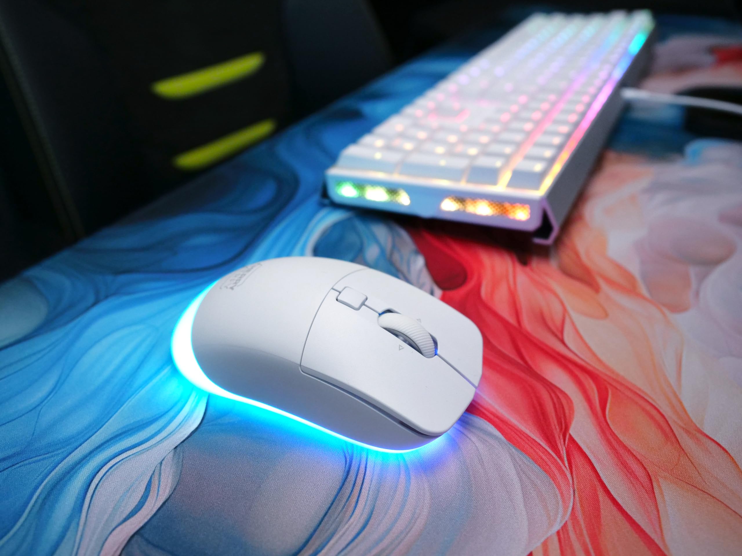 Cherry Xtrfy M50 Wireless Mouse Gaming Bianco RGB