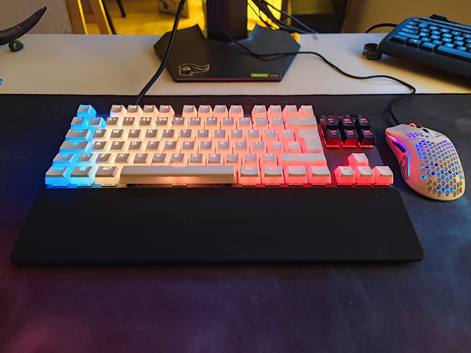 SteelSeries Apex Pro TKL Tastiera Gaming QWERTY US Regolabile