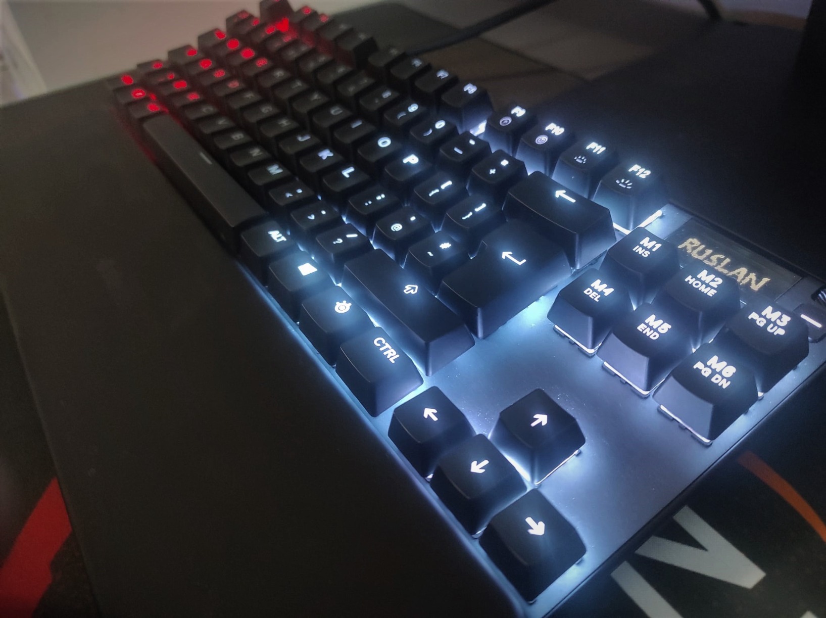 SteelSeries Apex Pro TKL Tastiera Gaming QWERTY US Regolabile