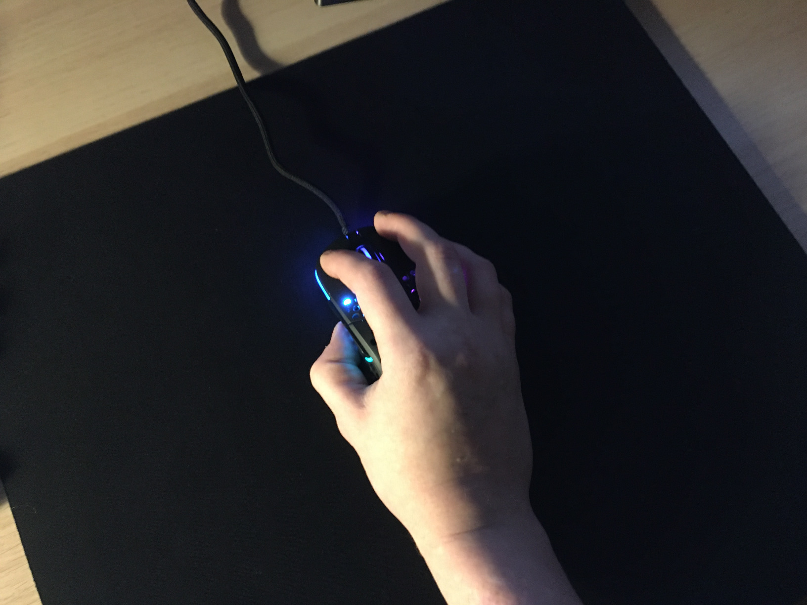 Xtrfy M4 RGB mouse gaming cablato nero ultraleggero
