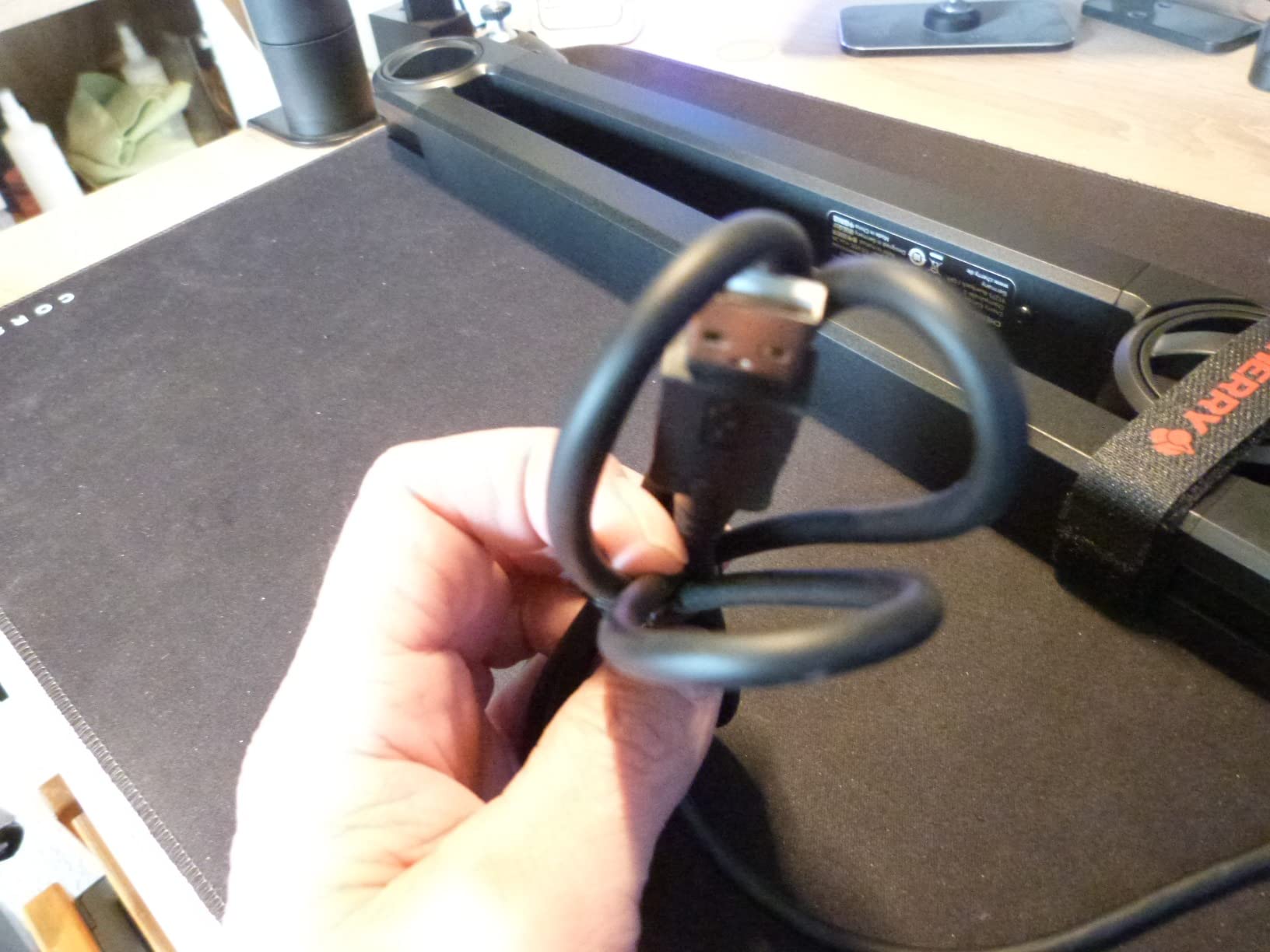 Cherry MA 6.0 UNI USB Braccio Microfono Nero con Hub