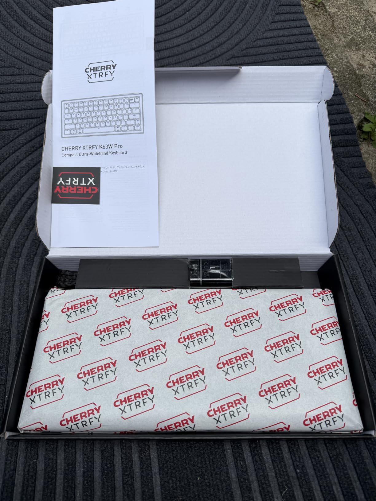 Cherry Xtrfy K63W Pro Tastiera Gaming 70% DE QWERTZ UWB